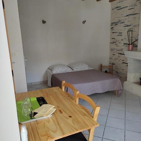 Chambre La Loire La Dagueniere Екстериор снимка