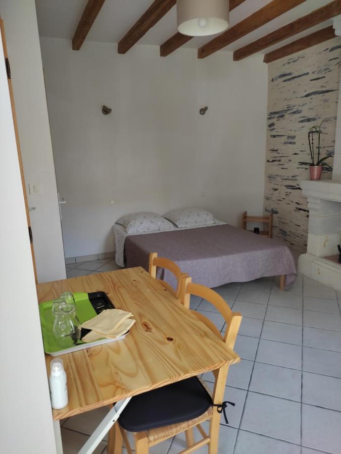 Chambre La Loire La Dagueniere Екстериор снимка